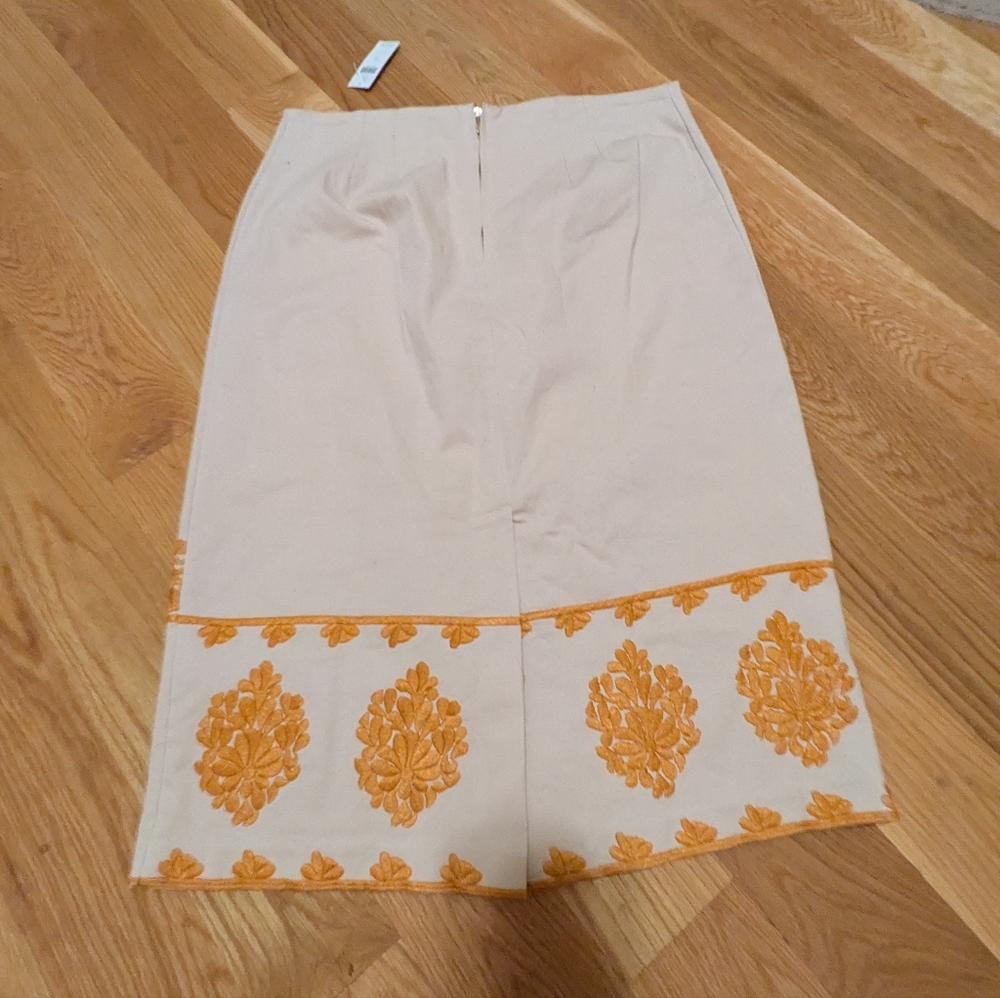 Anthropologie - Adorable Cream Skirt With Orange Embroidery NWT - Size 14 - Picture 2 of 7